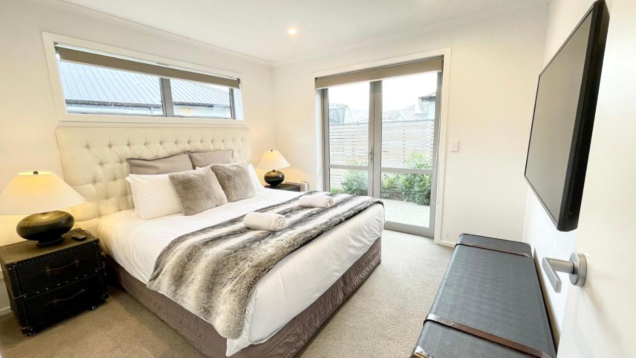 Modern Living Villa Queenstown Exterior photo